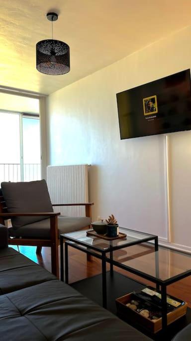 Superbe Appartement 2 Chambres Avec Vue Sur La Mer Et La Montagne Marseille Luaran gambar