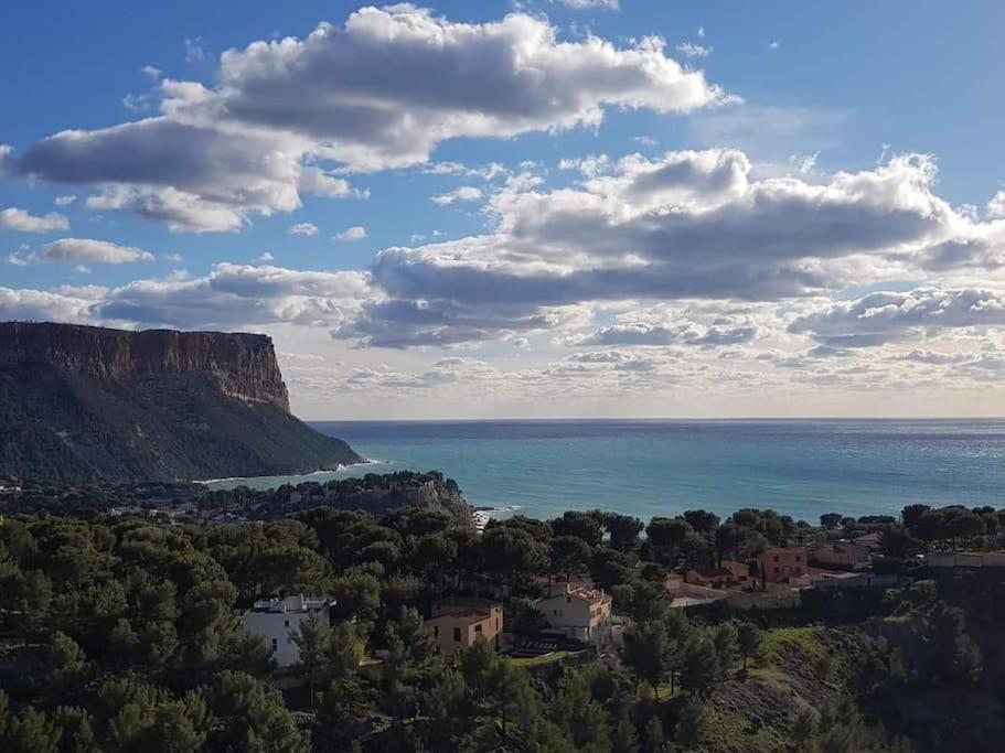 Superbe Appartement 2 Chambres Avec Vue Sur La Mer Et La Montagne Marseille Luaran gambar