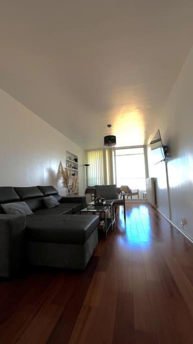 Superbe Appartement 2 Chambres Avec Vue Sur La Mer Et La Montagne Marseille Luaran gambar